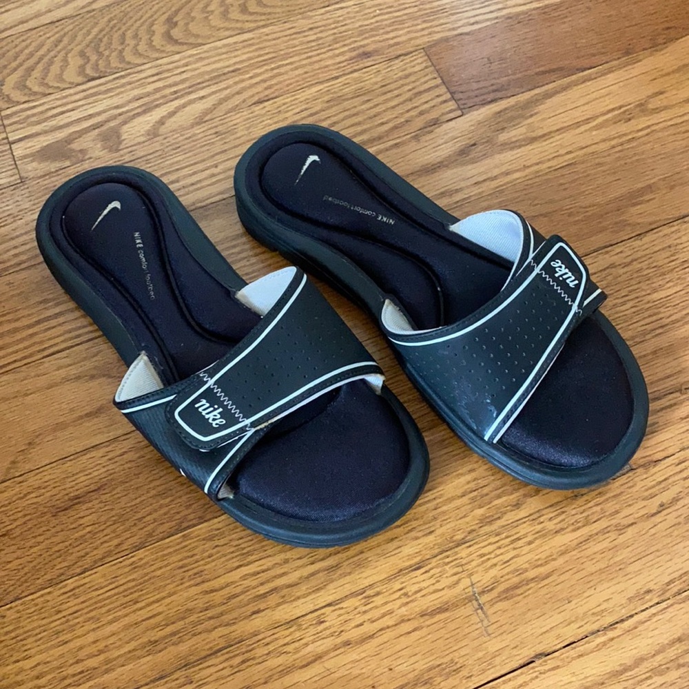 Nike cushion slides